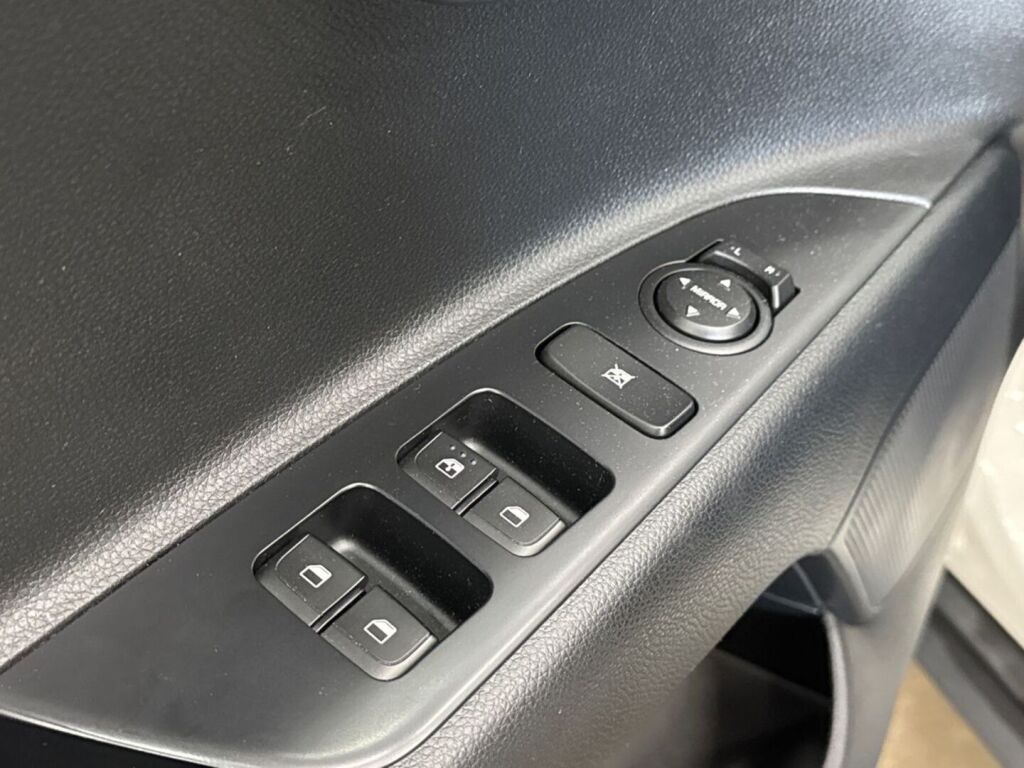 Kia Stonic 2019 Valkoinen