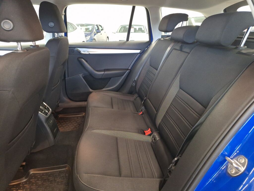 Skoda Octavia 2020 Sininen