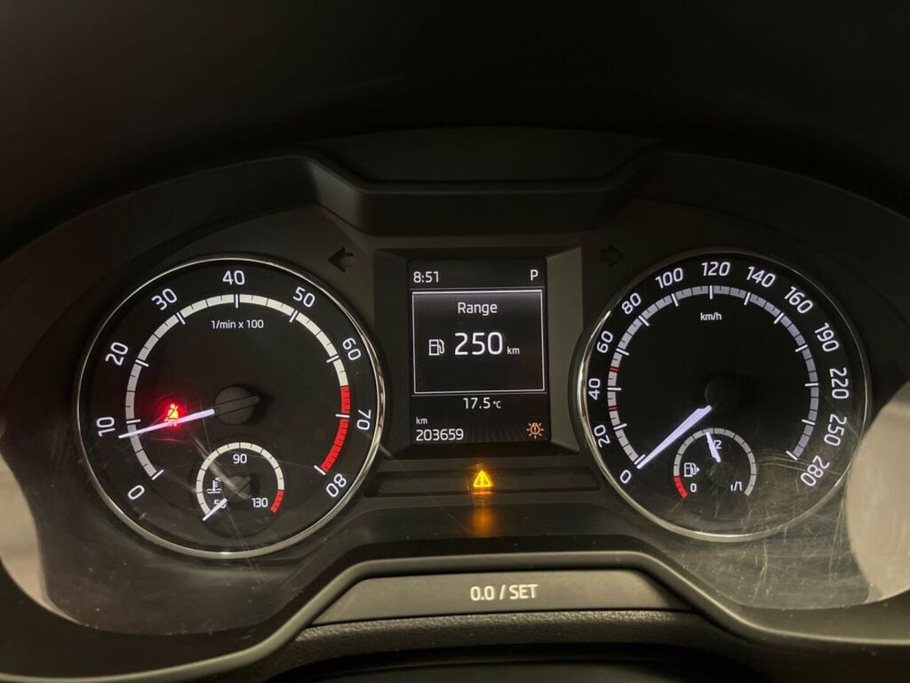 Skoda Octavia 2015 Punainen