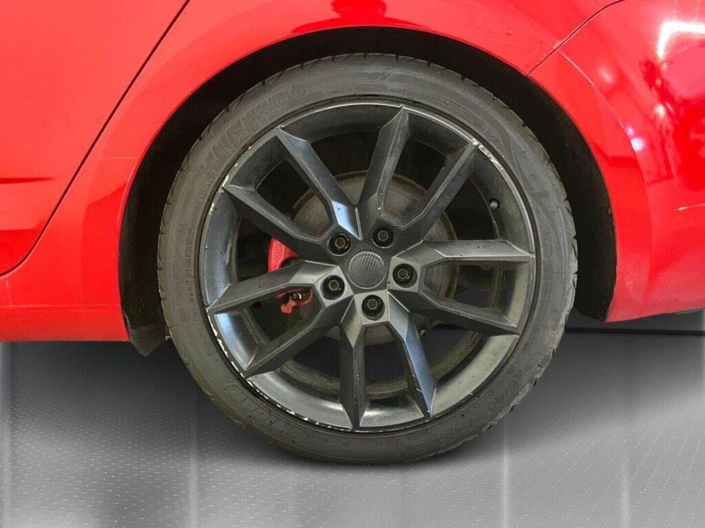 Skoda Octavia 2015 Punainen
