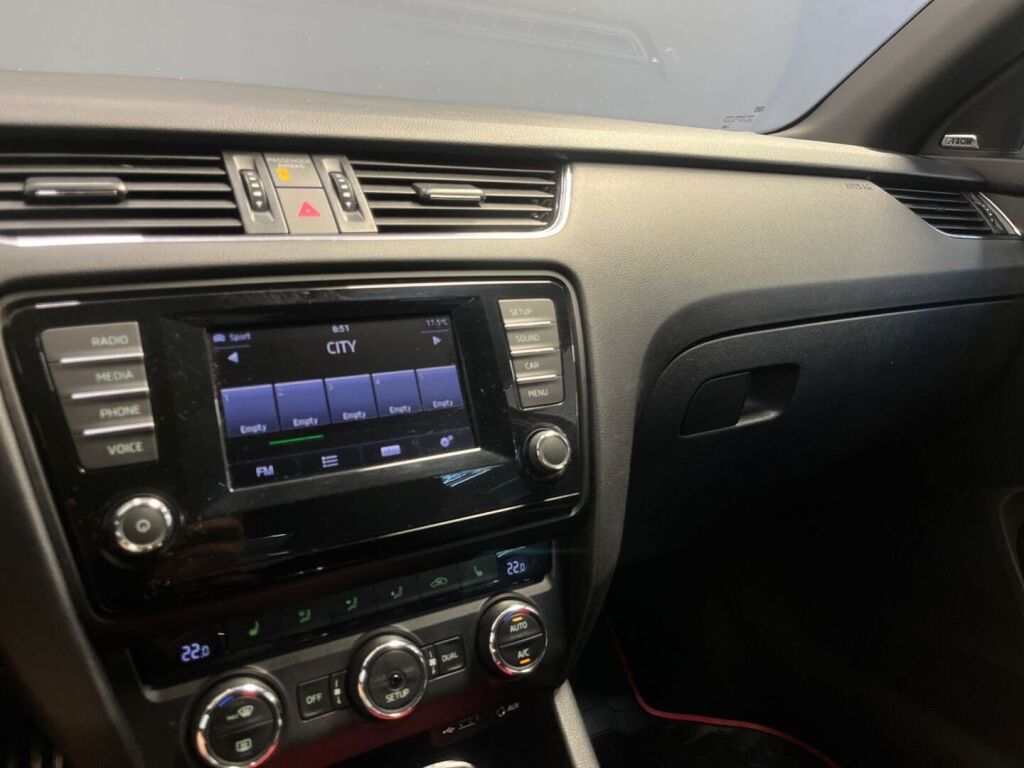 Skoda Octavia 2015 Punainen