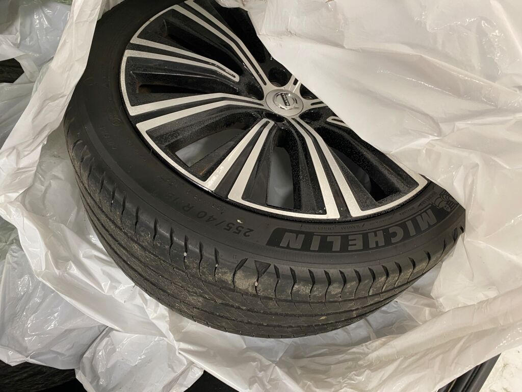 Volvo V90 2020 Valkoinen