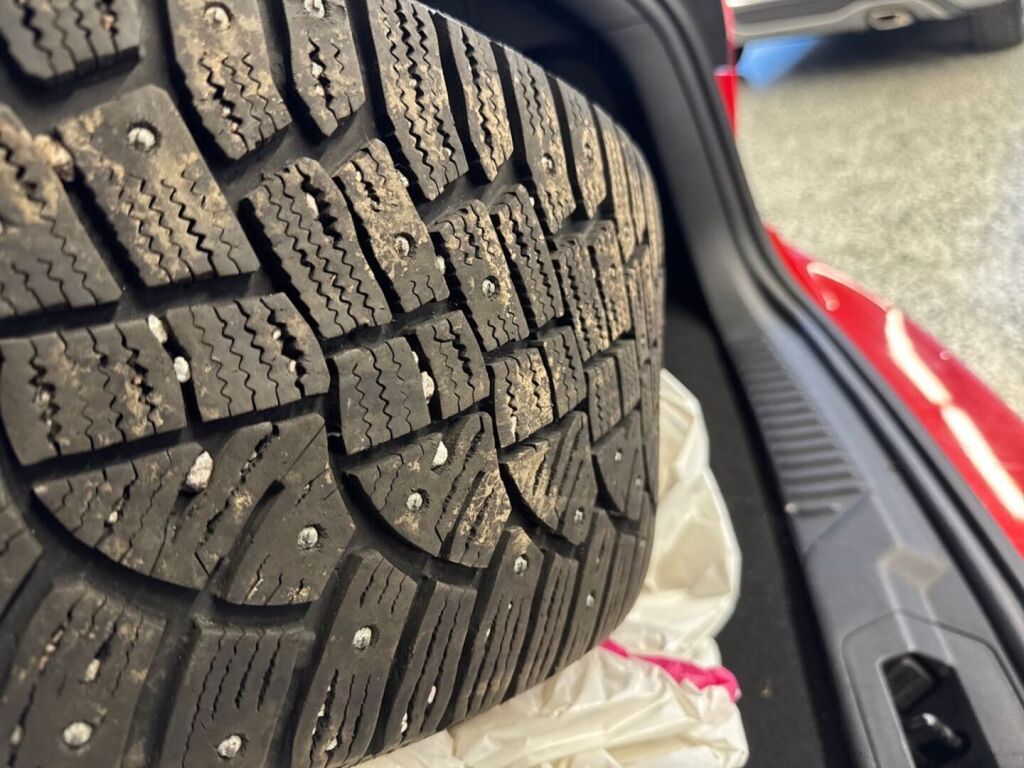 Ford Focus 2020 Punainen