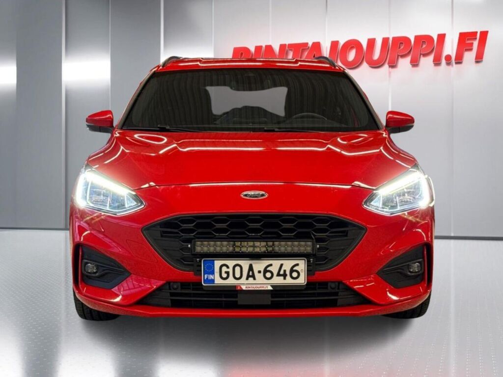Ford Focus 2020 Punainen