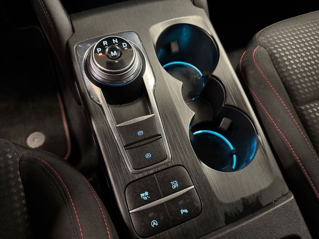 Ford Focus 2020 Punainen