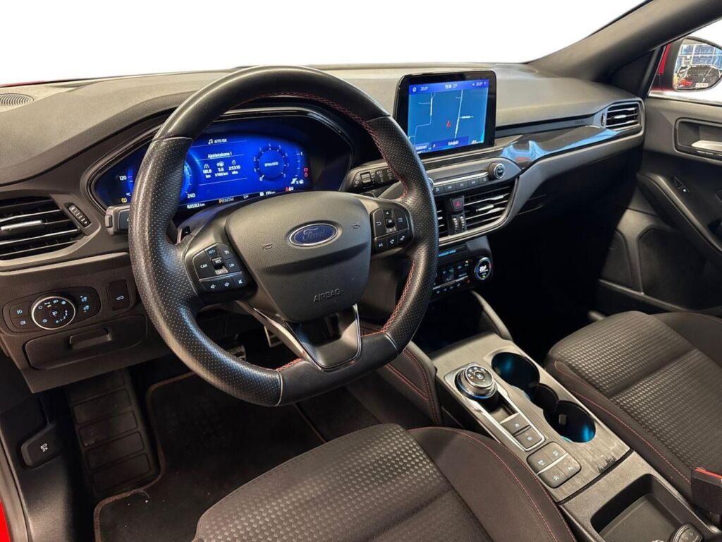 Ford Focus 2020 Punainen
