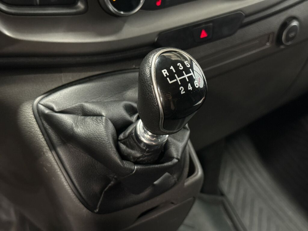 Ford Transit Custom 2018 Valkoinen