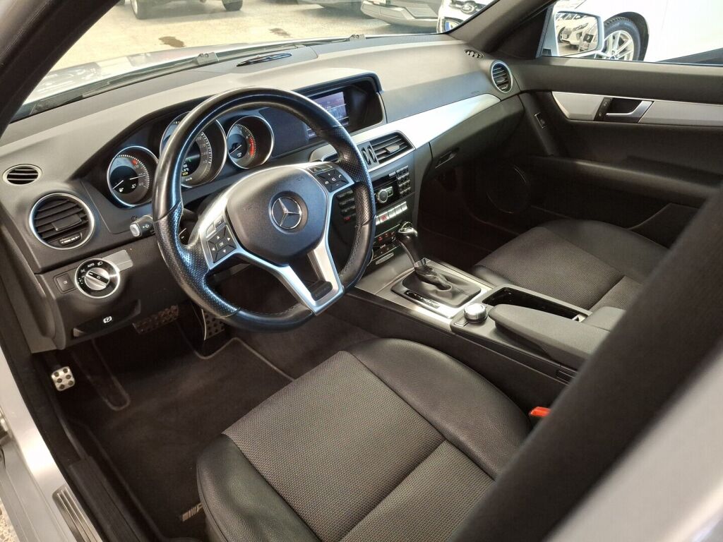 Mercedes-Benz C 2013 Musta