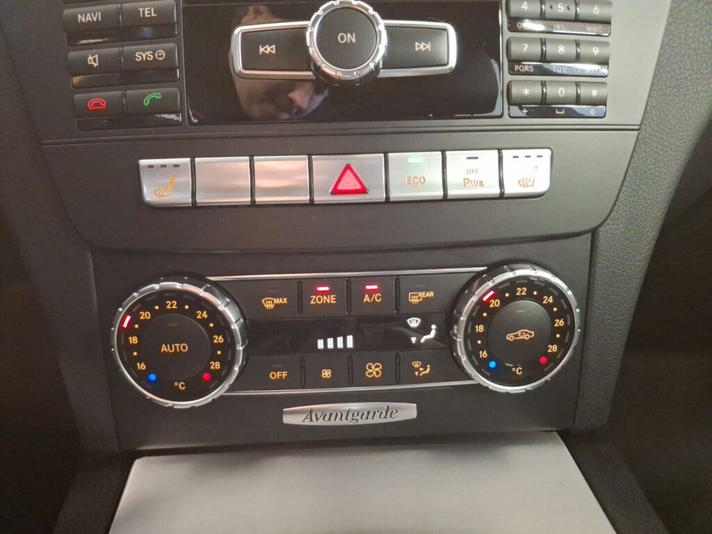 Mercedes-Benz C 2013 Musta