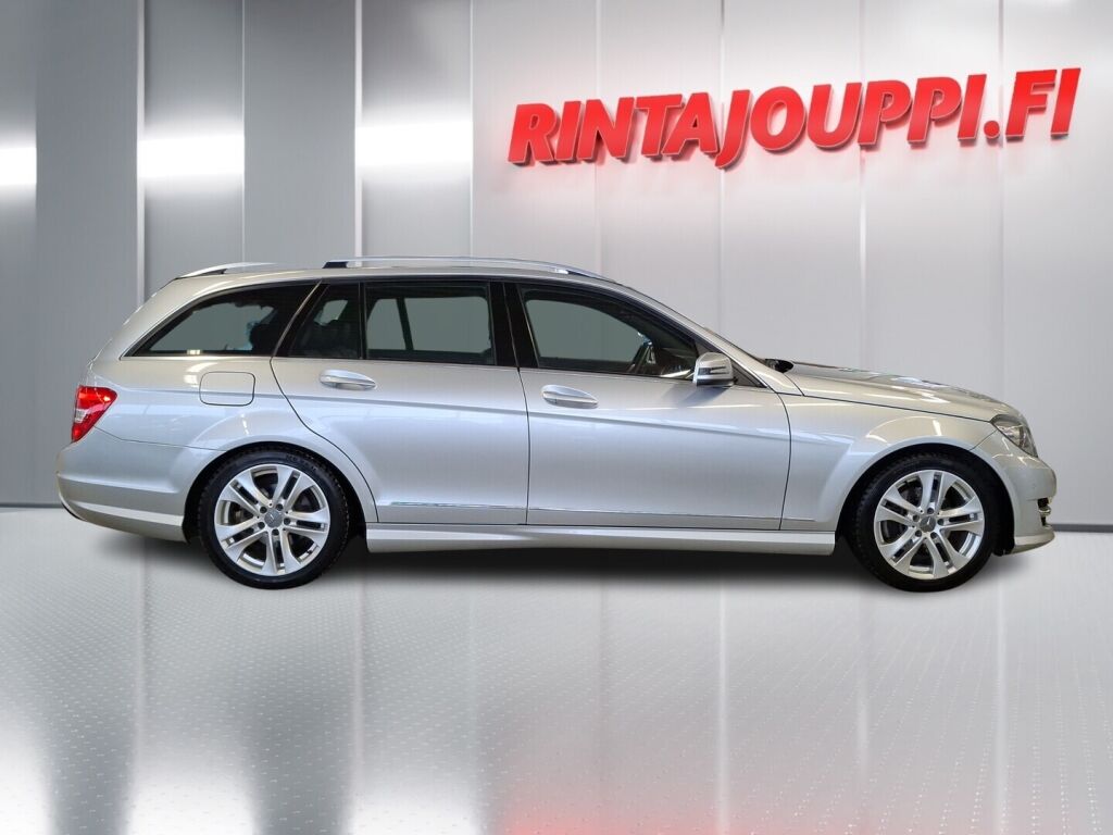 Mercedes-Benz C 2013 Musta