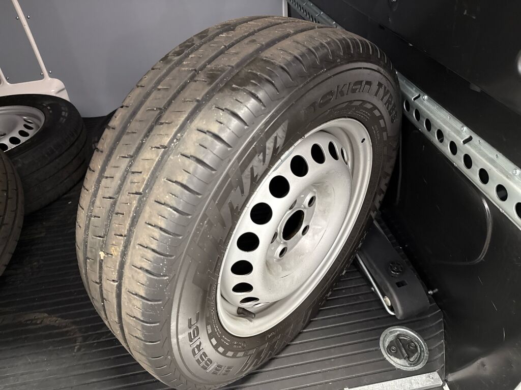 Volkswagen Transporter 2020 Valkoinen