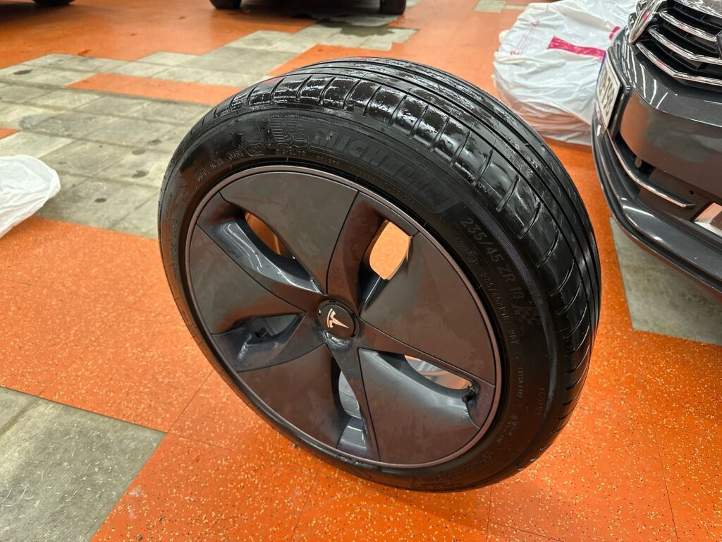 Tesla Model 3 2020 Valkoinen