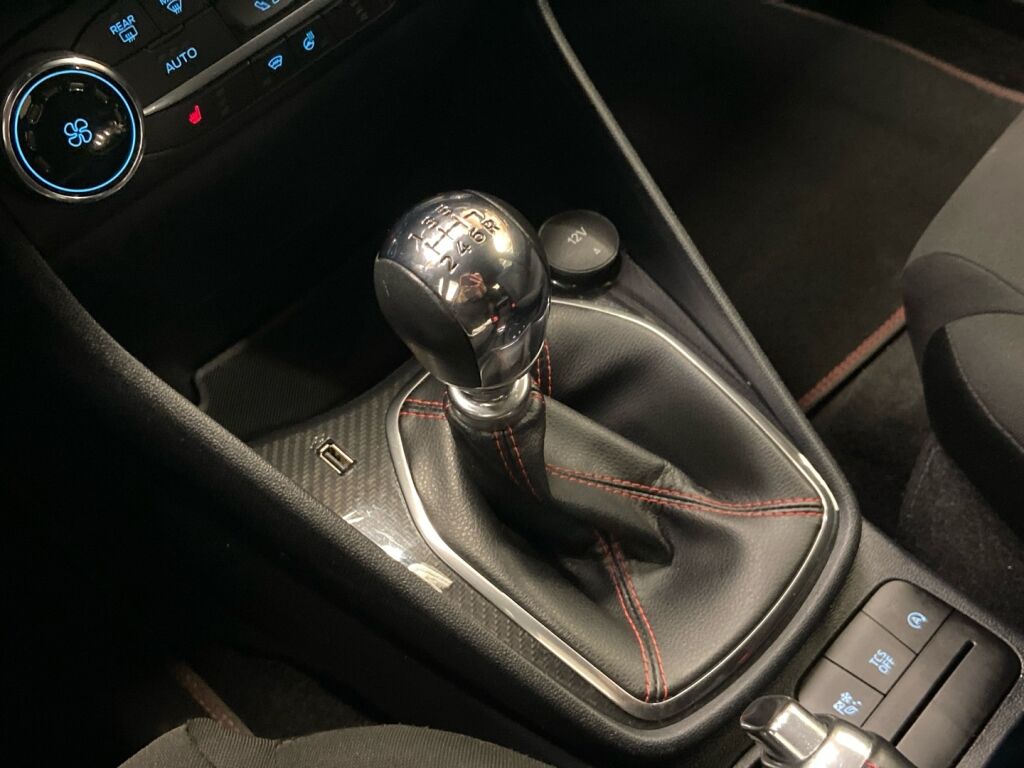 Ford Fiesta 2020 Musta