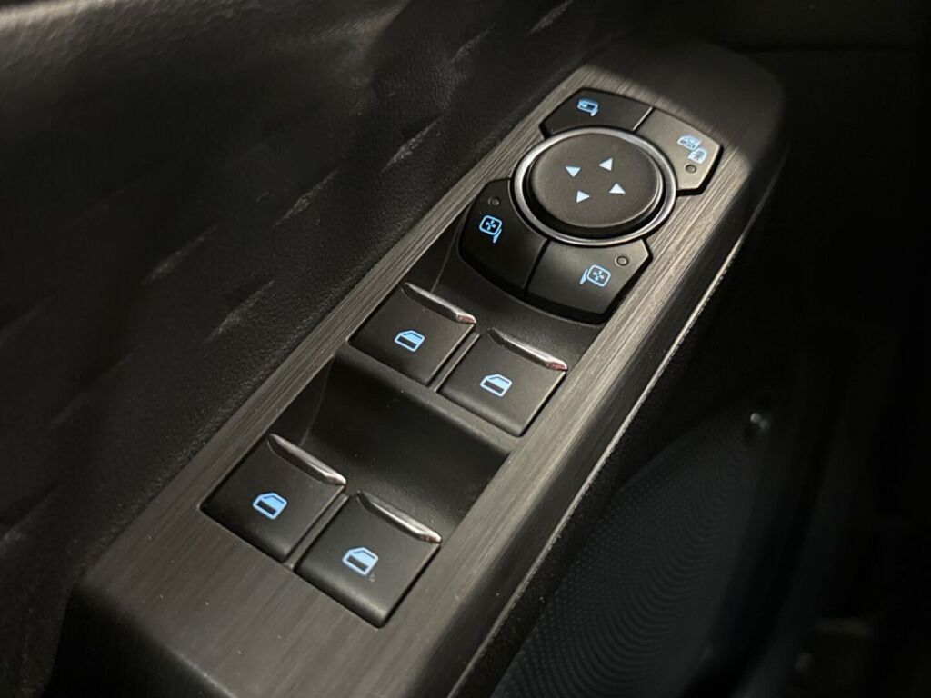 Ford Kuga 2020 Sininen