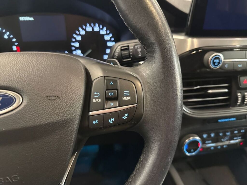 Ford Kuga 2020 Sininen