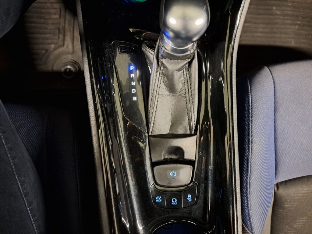 Toyota C-HR 2017 Valkoinen