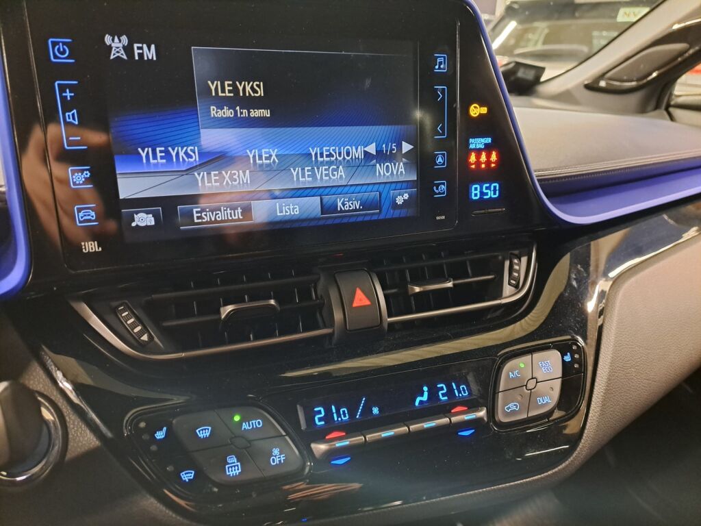 Toyota C-HR 2017 Valkoinen