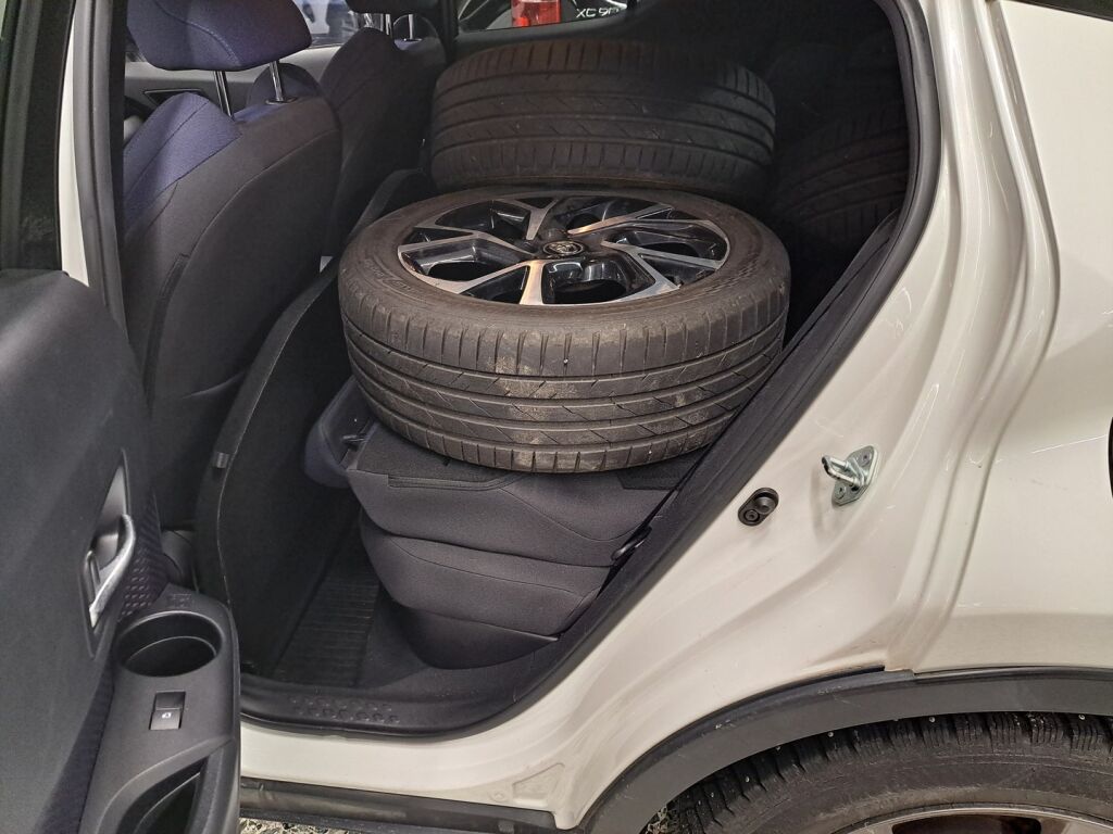 Toyota C-HR 2017 Valkoinen