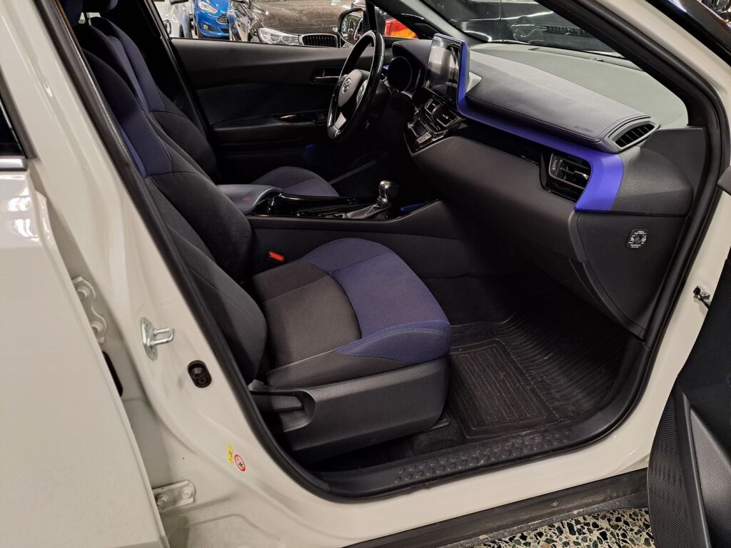 Toyota C-HR 2017 Valkoinen