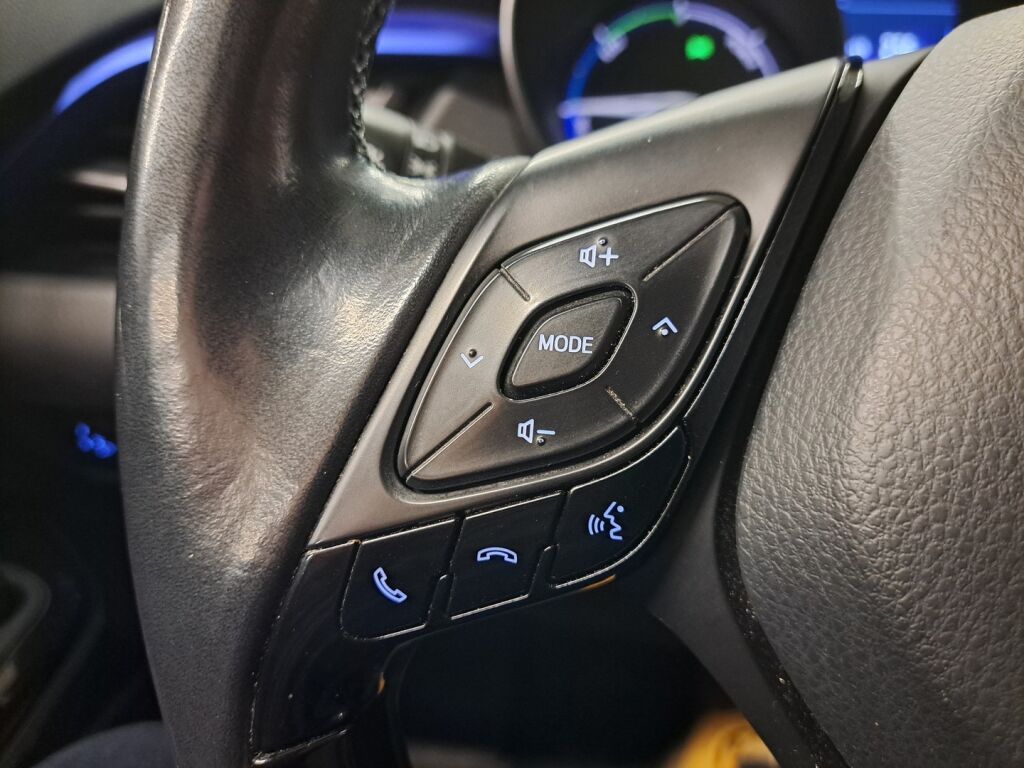 Toyota C-HR 2017 Valkoinen