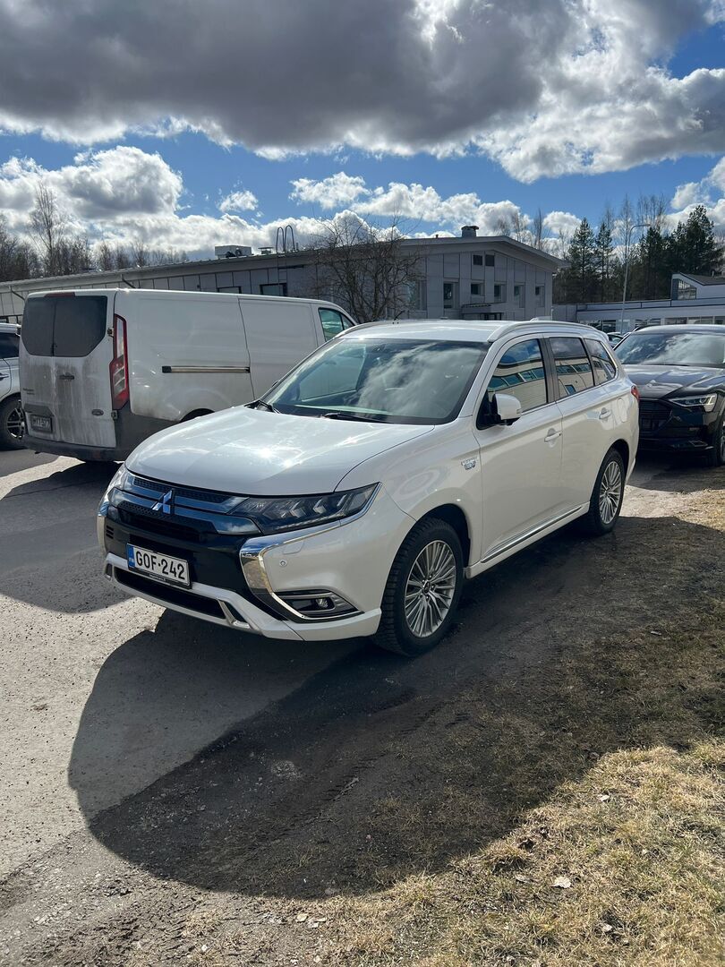 Mitsubishi Outlander PHEV 2019 Valkoinen