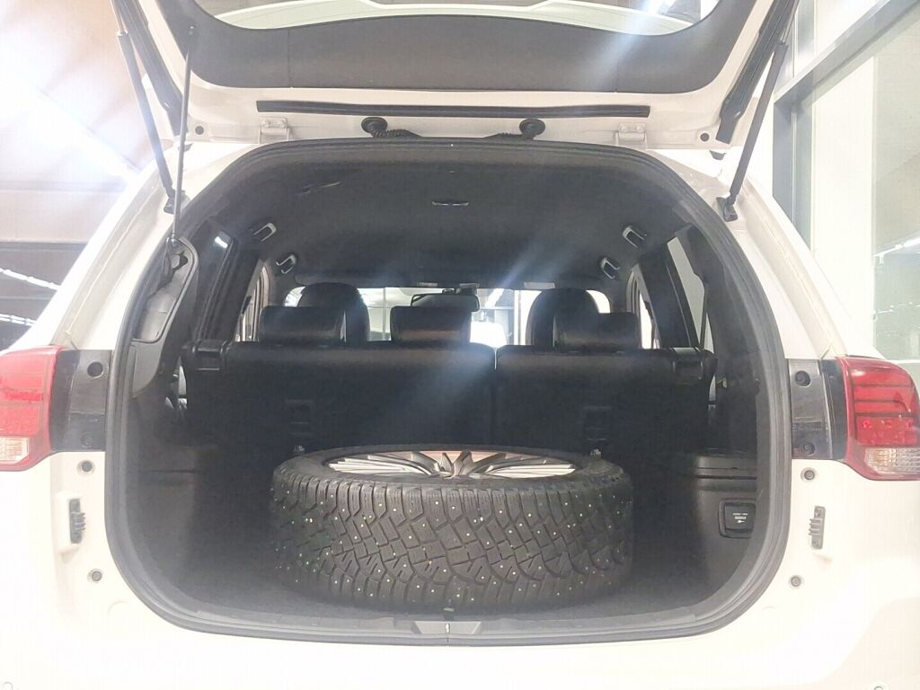 Mitsubishi Outlander PHEV 2019 Valkoinen