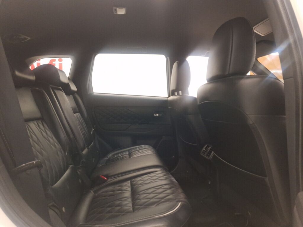 Mitsubishi Outlander PHEV 2019 Valkoinen