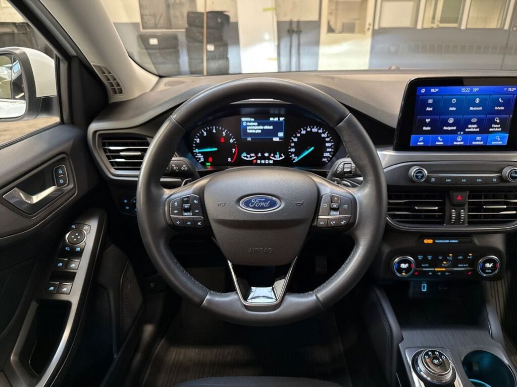 Ford Focus 2020 Valkoinen