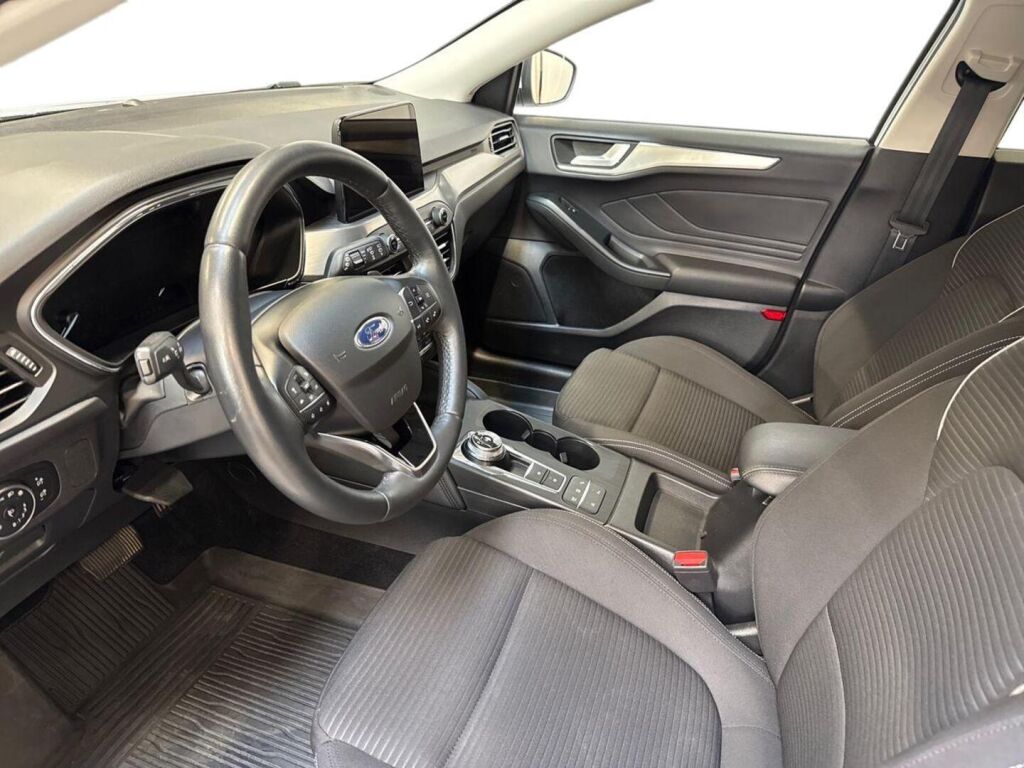 Ford Focus 2020 Valkoinen