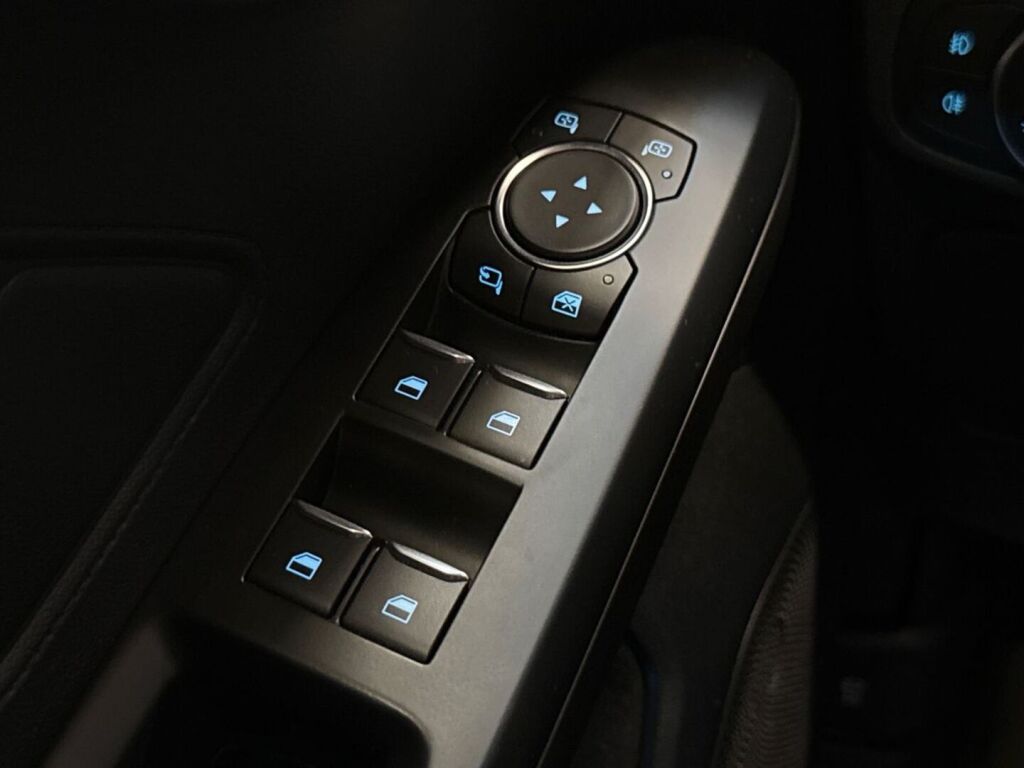 Ford Focus 2020 Valkoinen