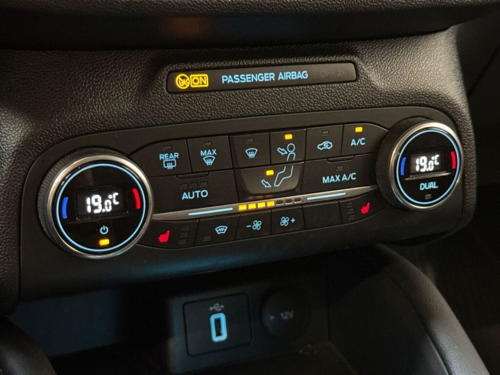Ford Focus 2020 Valkoinen