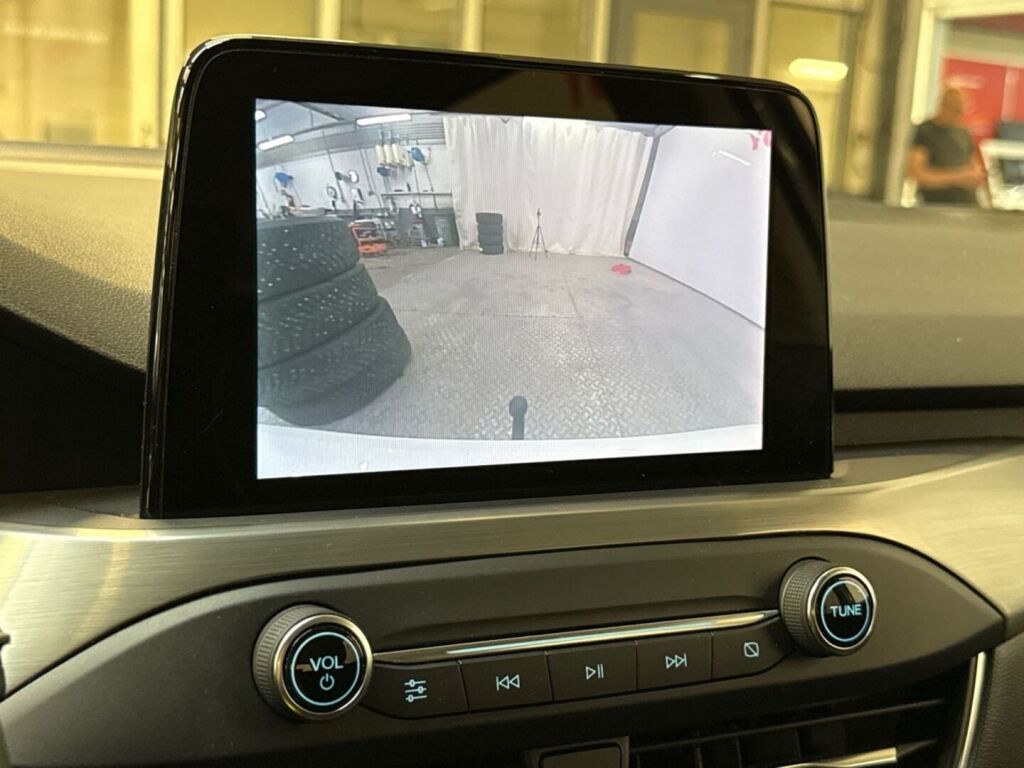 Ford Focus 2020 Valkoinen