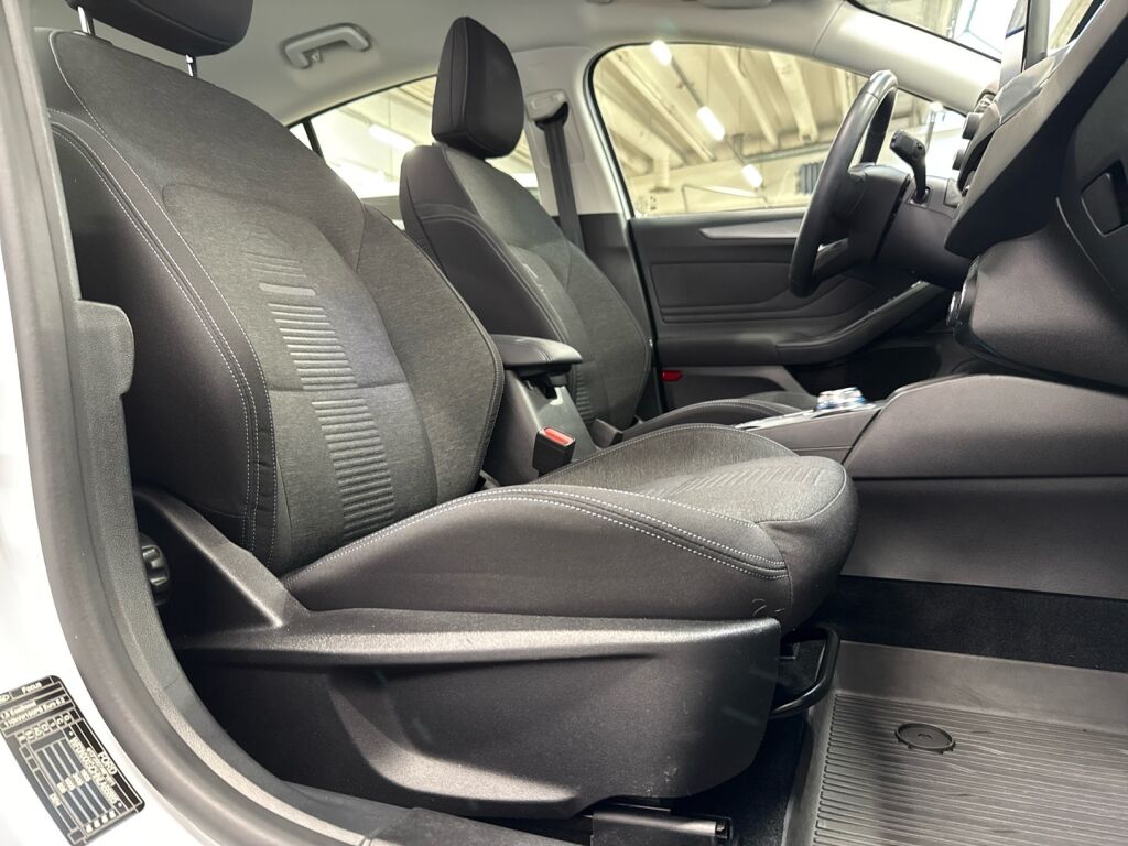 Ford Focus 2020 Valkoinen