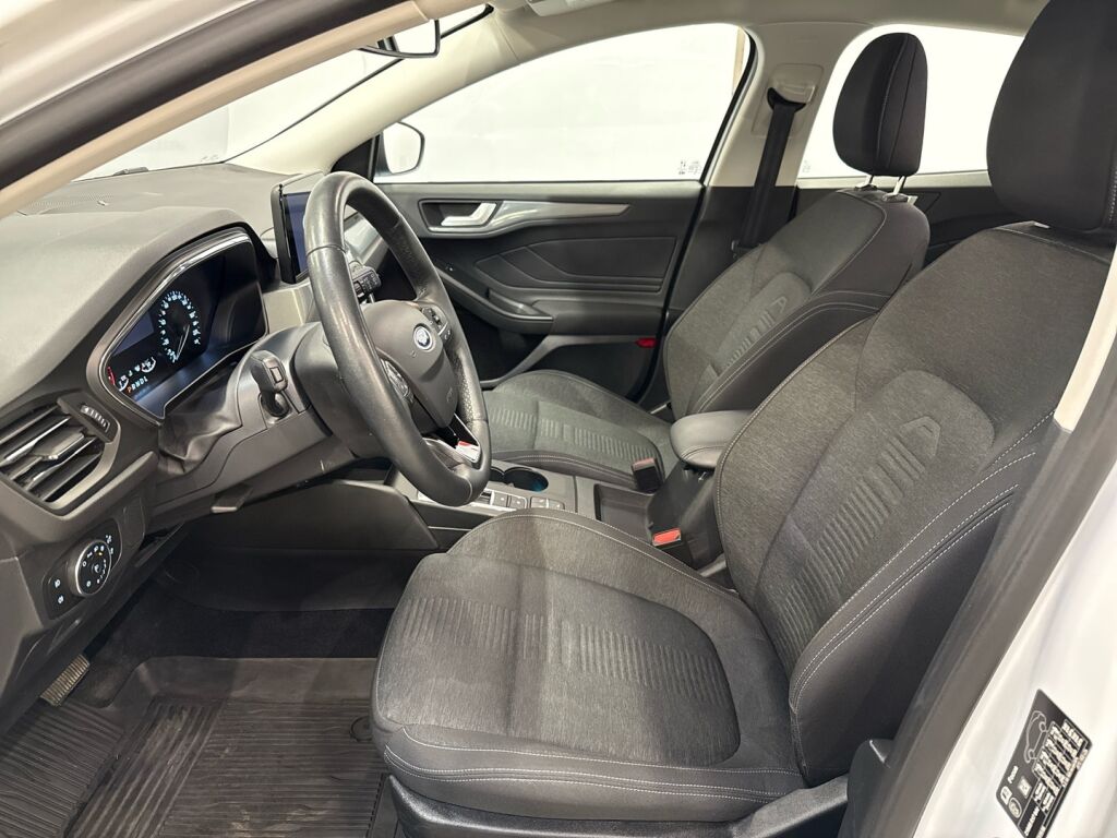 Ford Focus 2020 Valkoinen