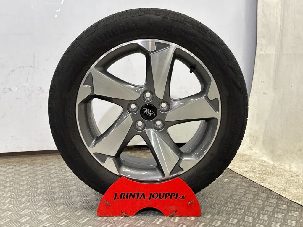 Ford Focus 2020 Valkoinen