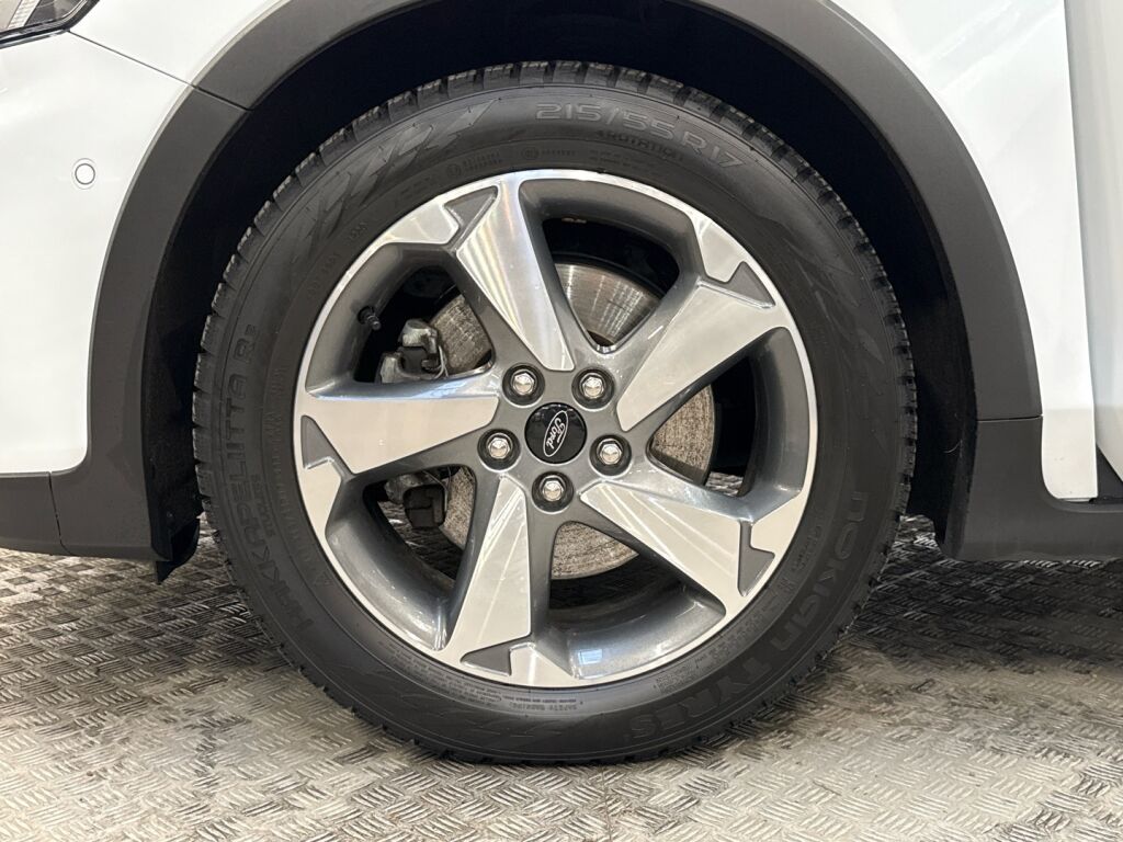 Ford Focus 2020 Valkoinen