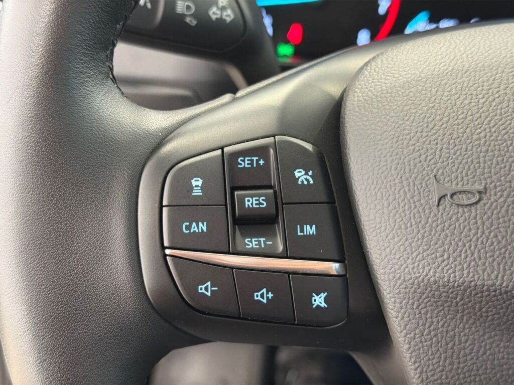 Ford Focus 2020 Valkoinen