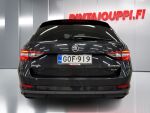 Skoda Superb 2015 Musta