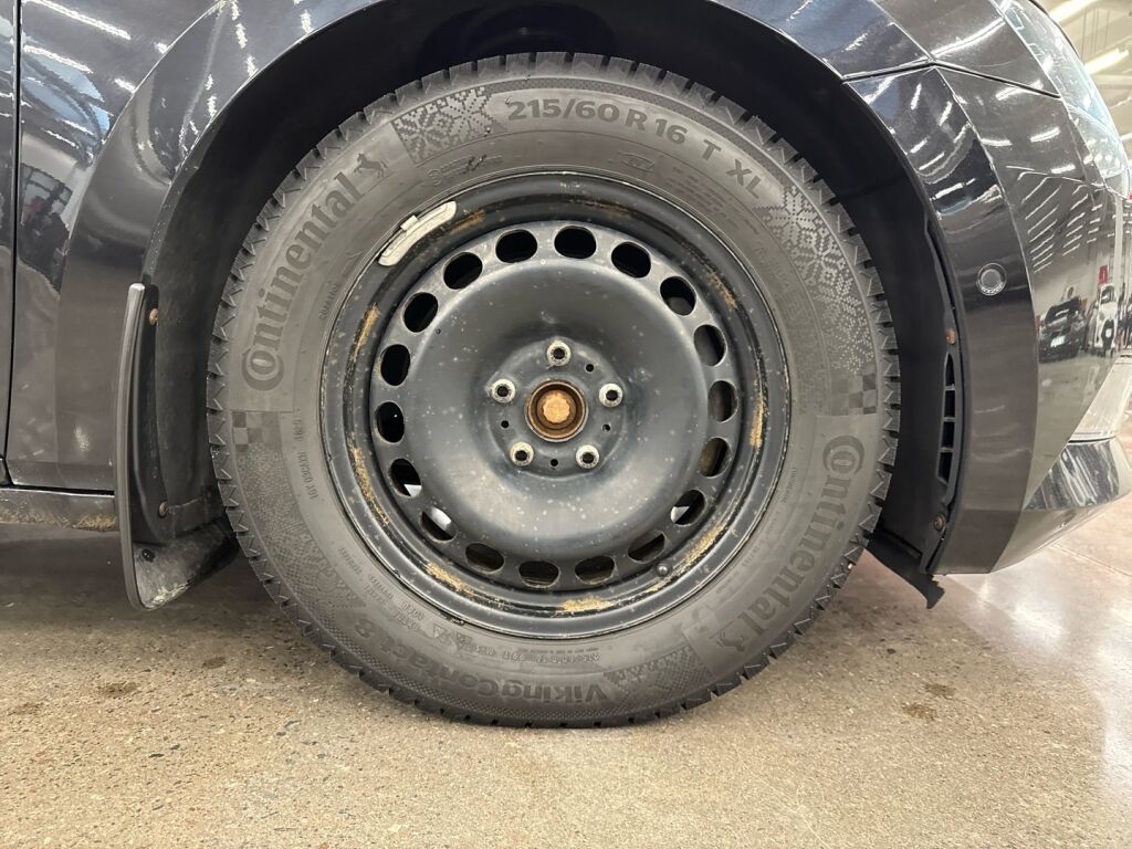 Skoda Superb 2015 Musta