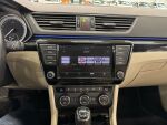 Skoda Superb 2015 Musta