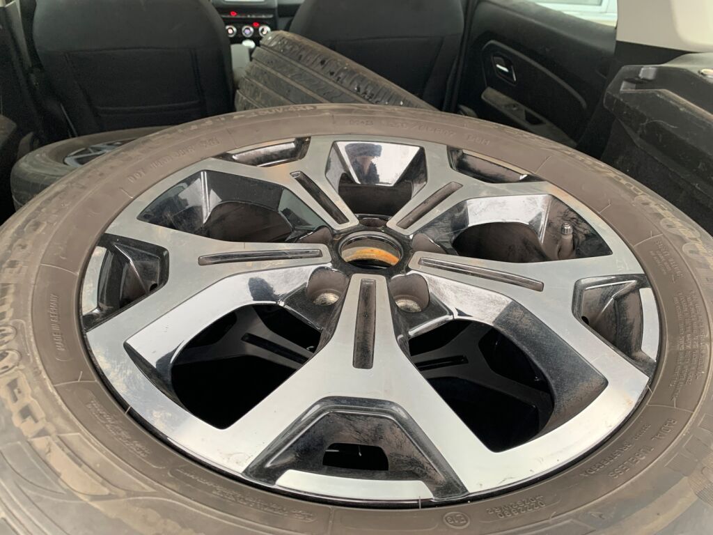 Dacia Duster 2020 Valkoinen