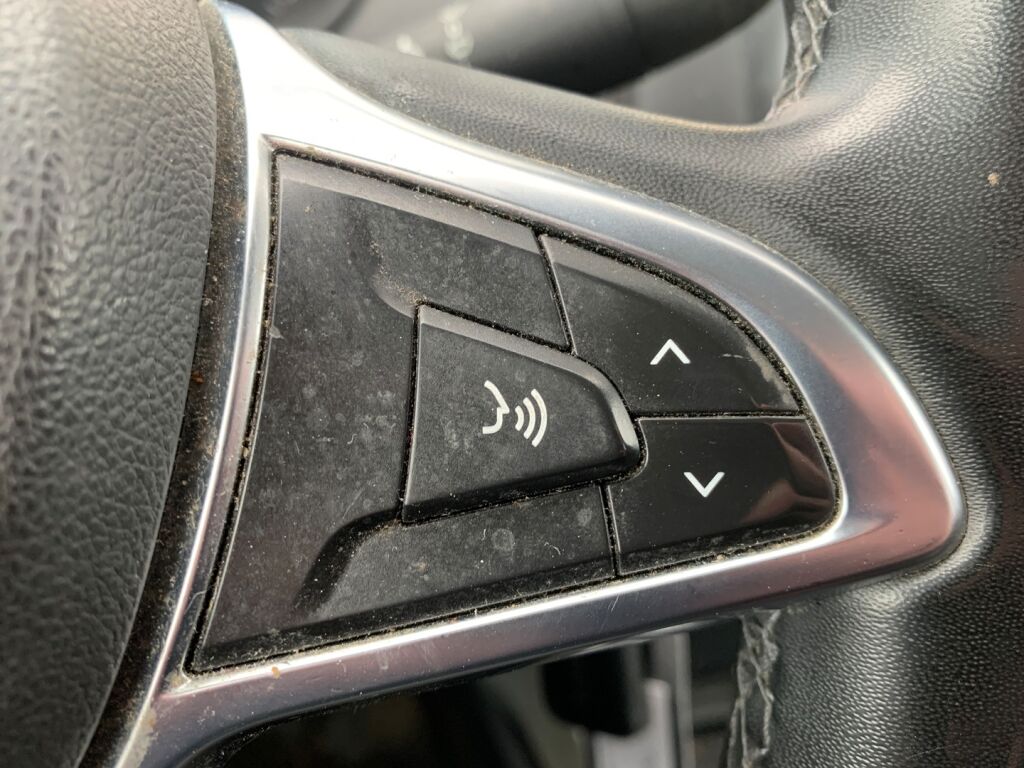 Dacia Duster 2020 Valkoinen