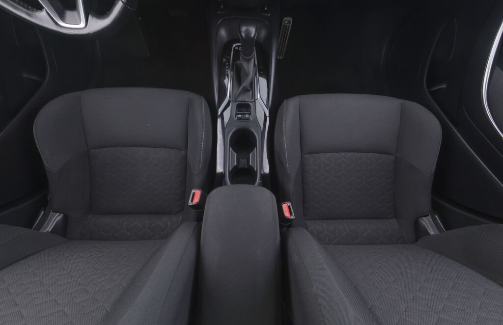 Toyota Corolla 2020 Ruskea (beige)