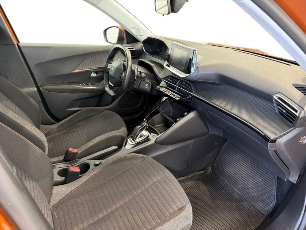 Peugeot 2008 2020 Oranssi