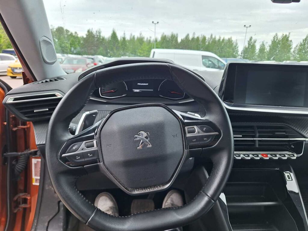Peugeot 2008 2020 Oranssi