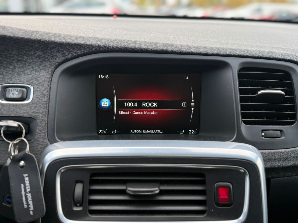 Volvo V60 Cross Country 2015 Ruskea (beige)