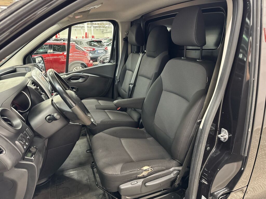 Renault Trafic 2020 Musta