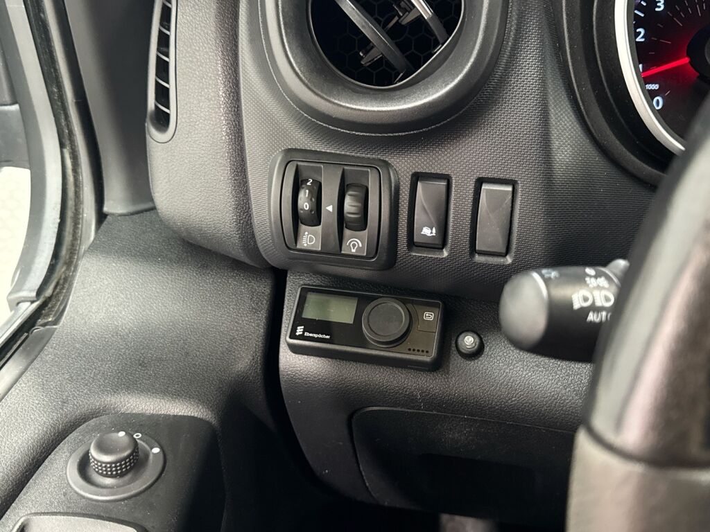 Renault Trafic 2020 Musta