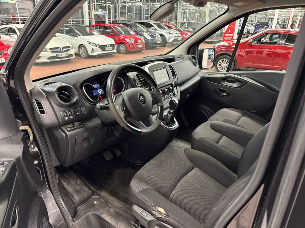 Renault Trafic 2020 Musta