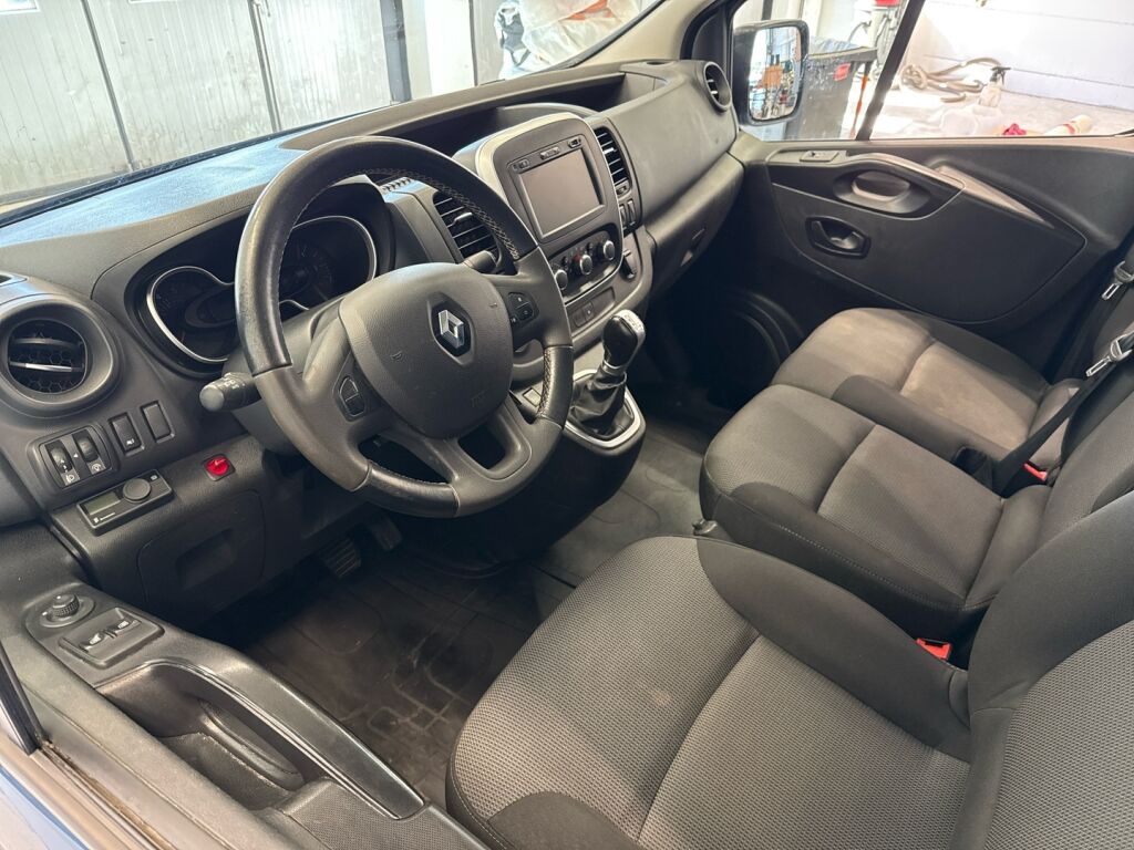 Renault Trafic 2021 Sininen